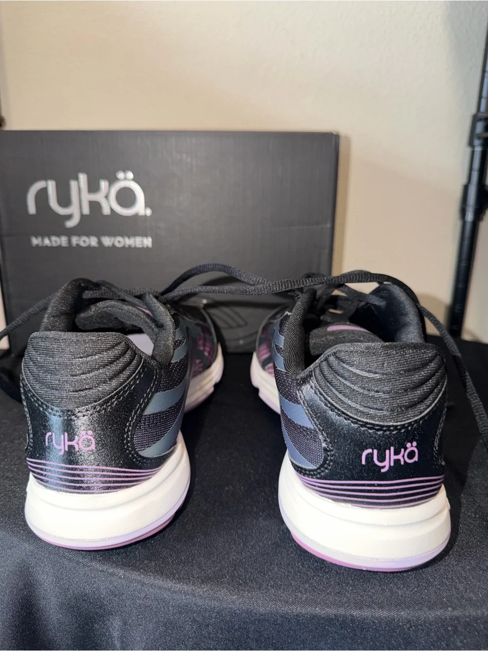 Ryka “Devotion” Plus Athletic Shoes 🖤 FWBW *7.5 Wide*